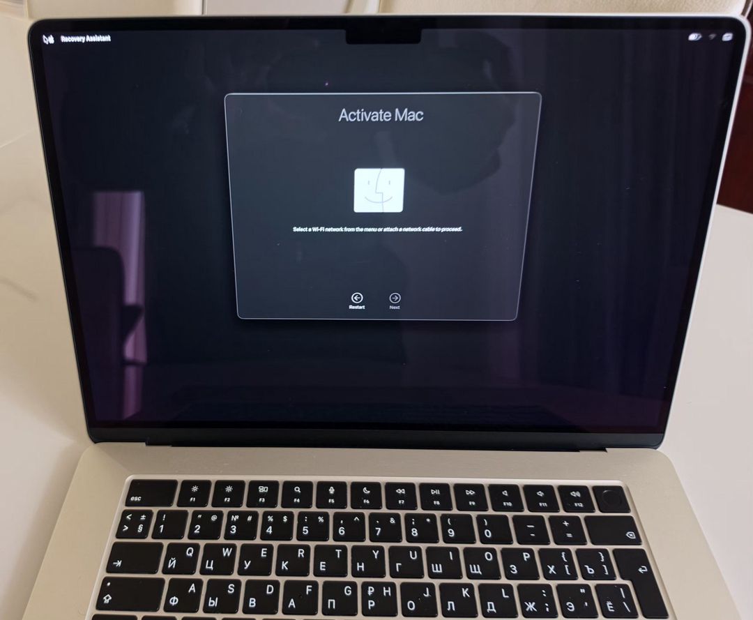 Apple MacBook Air 15" M2 / 8GB / 256GB — Elektronika, Bakı (3)