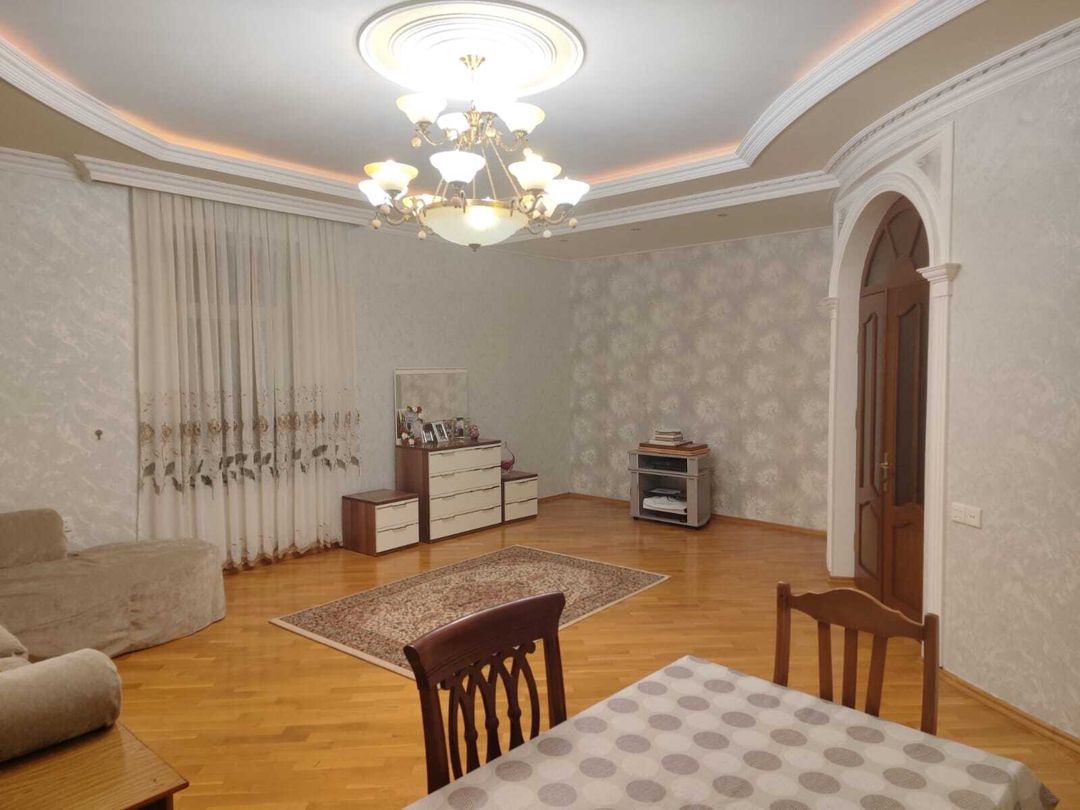 Satılır 8 otaqlı həyət evi/bağ evi 550 m² — Ev, villa, Bakı (6)