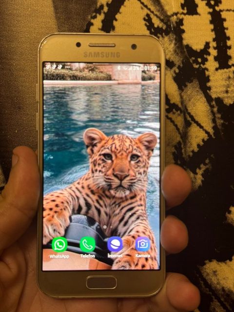 Samsung Galaxy A3 (2017) Gold Sand 16GB/2GB — Sumqayıt