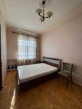 İcarəyə verilir 3 otaqlı köhnə tikili 85 m² — Zaur