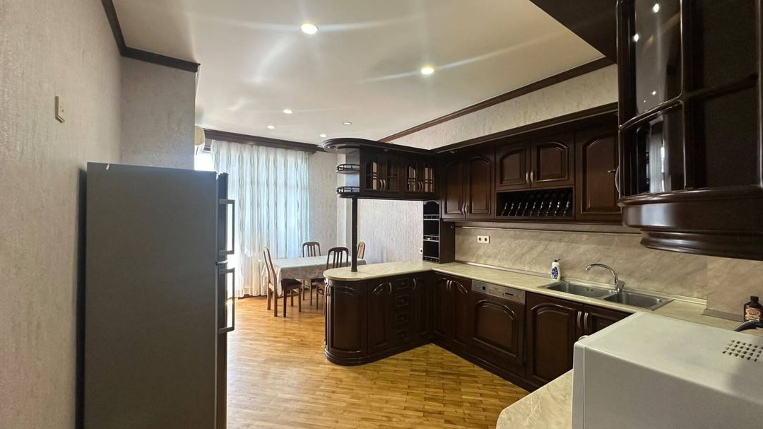 İcarəyə verilir 5 otaqlı yeni tikili 240 m² — Mənzil, Bakı (12)