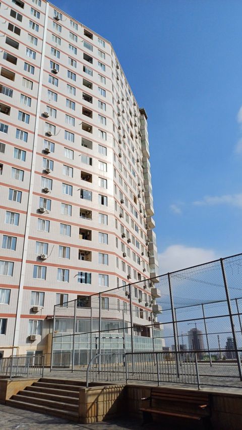 Satılır 4 otaqlı yeni tikili 140.7 m² — Bakı