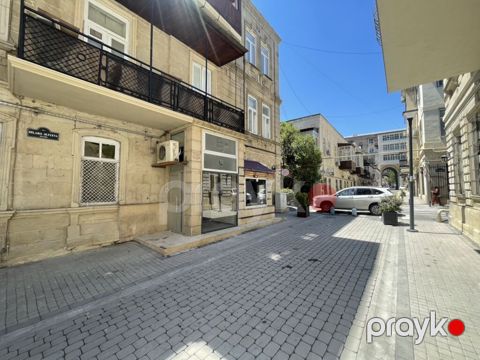 Yeni piyada yolu salinan Islam Seferli küçəsi ilə Dilarə Əliyeva