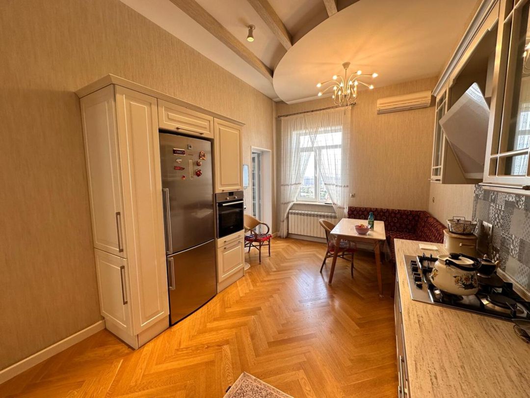 Satılır 8 otaqlı həyət evi/bağ evi 400 m² — Ev, villa, Bakı (6)
