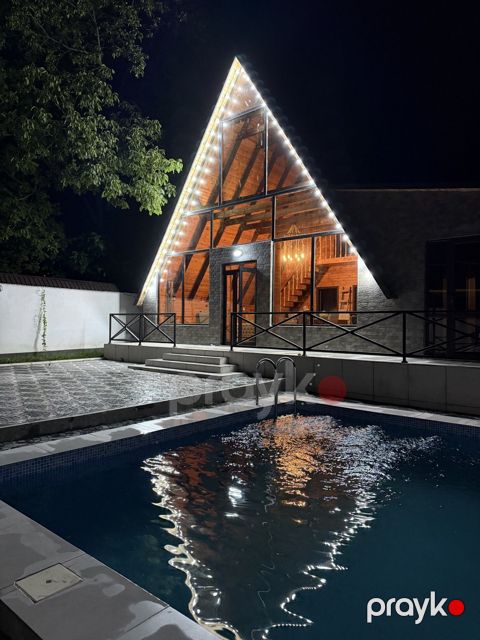 Satılır 5 otaqlı həyət evi/bağ evi 100 m²