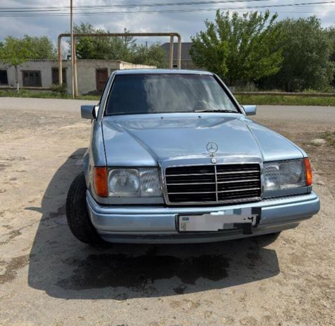 Mercedes 200 E, 2.0 L, 1991 il, 455 394 km — Salyan