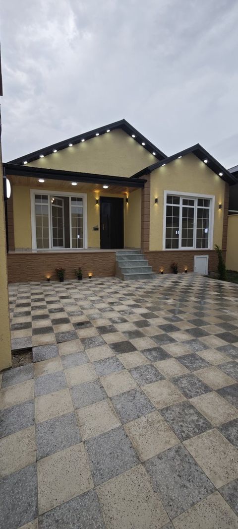 Həyət evi, Binə qəs — Bakı