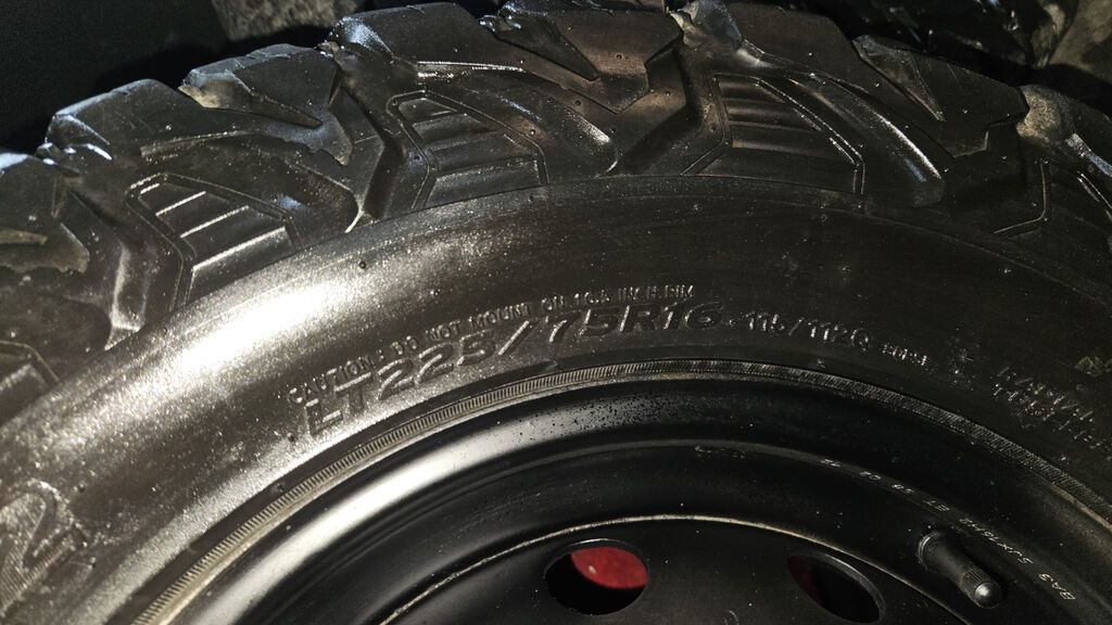 Normal vəzyətdə 4 ədəd off-road şin və disk komplekti vaz niva və qaz — Avto, Bakı (2)