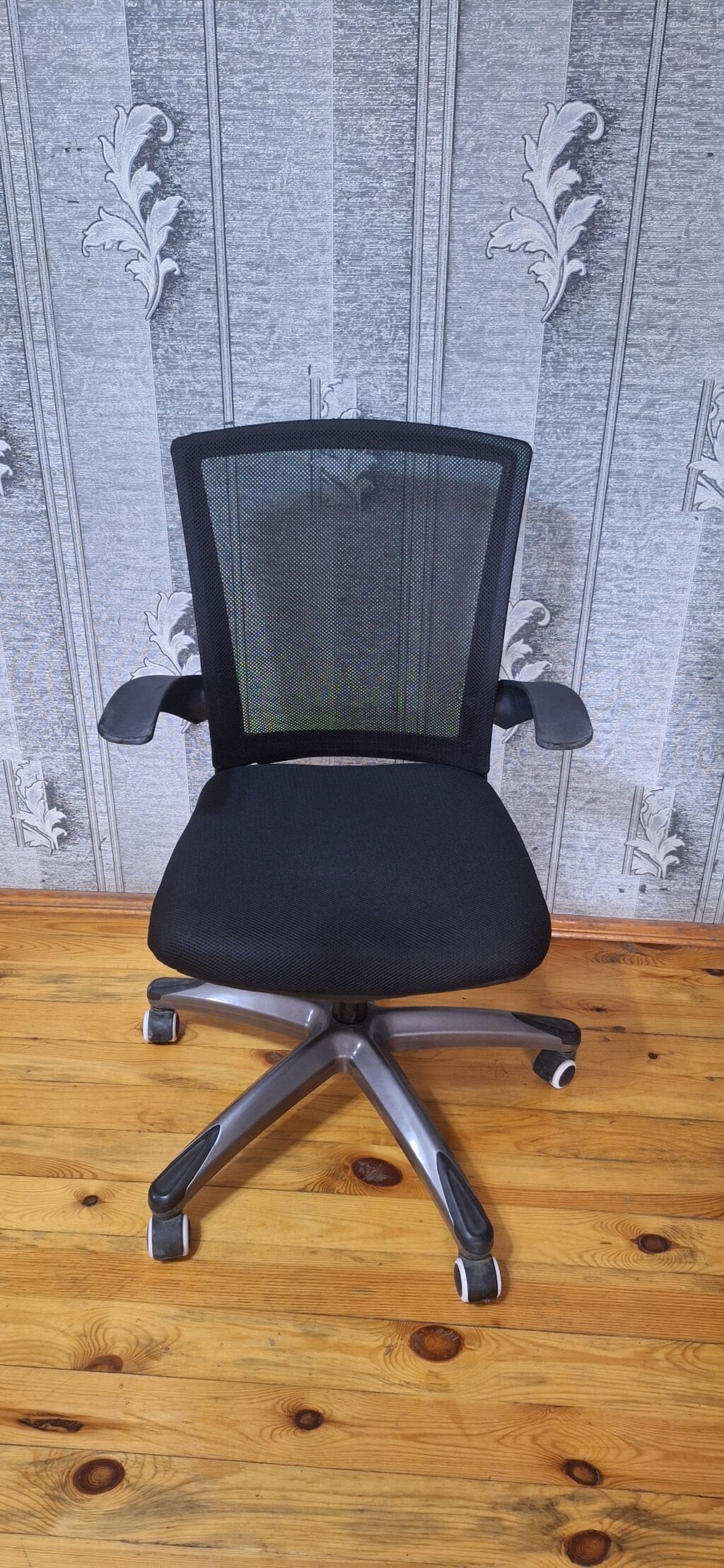 Erqonomik ofis kreslosu Yeni kimidir. Heç bir qırığı, söküyü yoxdu — Ofis mebeli, Mehdiabad