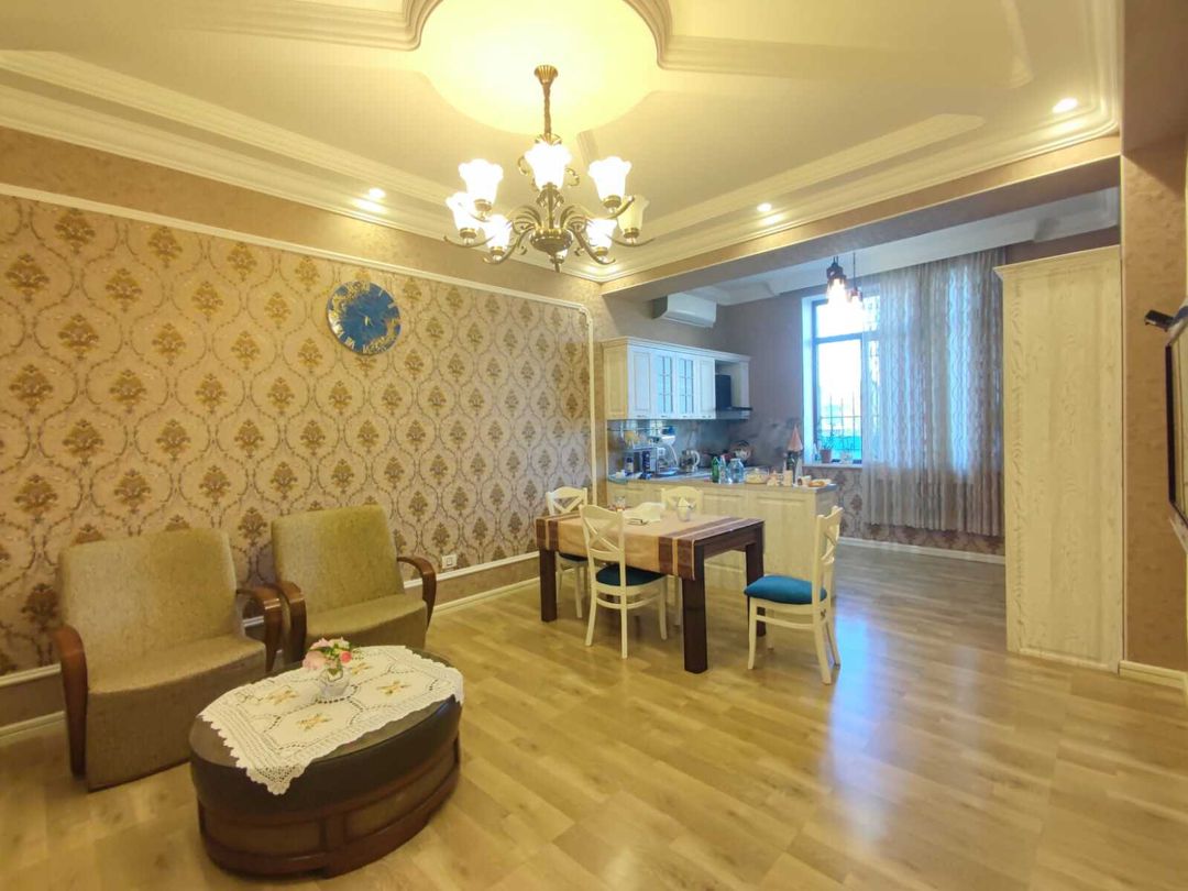 Satılır 9 otaqlı həyət evi/bağ evi 850 m² — Ev, villa, Bakı (2)
