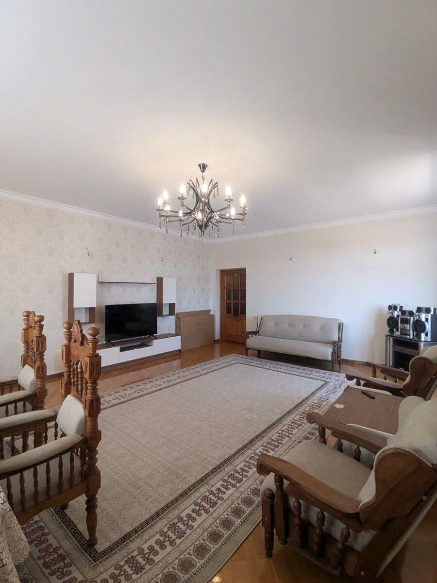 İcarəyə verilir 4 otaqlı yeni tikili 220 m² — Mənzil, Bakı