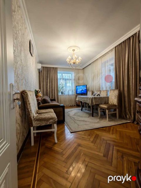 Satılır 3 otaqlı köhnə tikili 60 m²