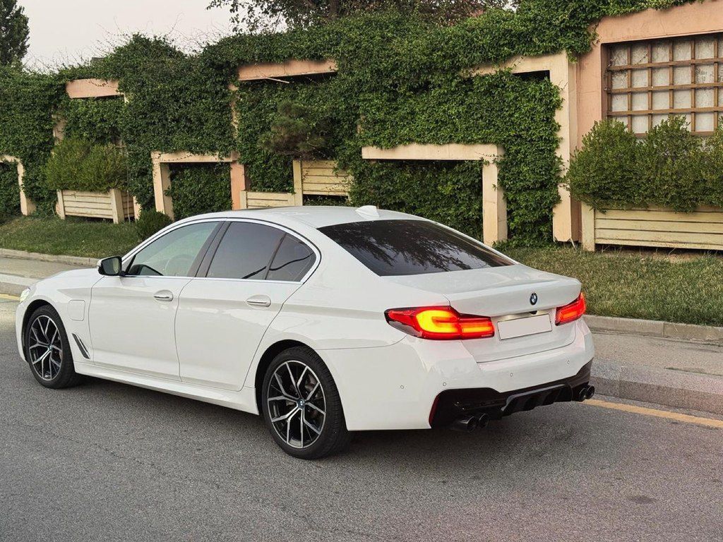 BMW 530e, 2.0 L, 12 kWh, 2018 il, 135 000 km — Avtomobillər, Bakı (2)
