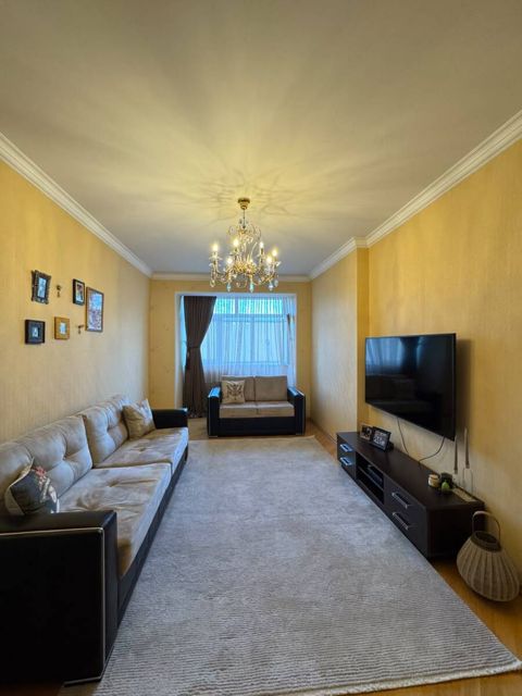 Satılır 4 otaqlı köhnə tikili 98 m² — Bakı