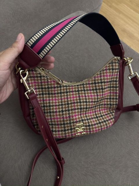 Tommy Hilfiger marka çanta yaxşı vəziyyətdədir çox az istifadə olunub — Bakı