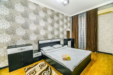 İcarəyə verilir 2 otaqlı köhnə tikili 75 m² — Bakı