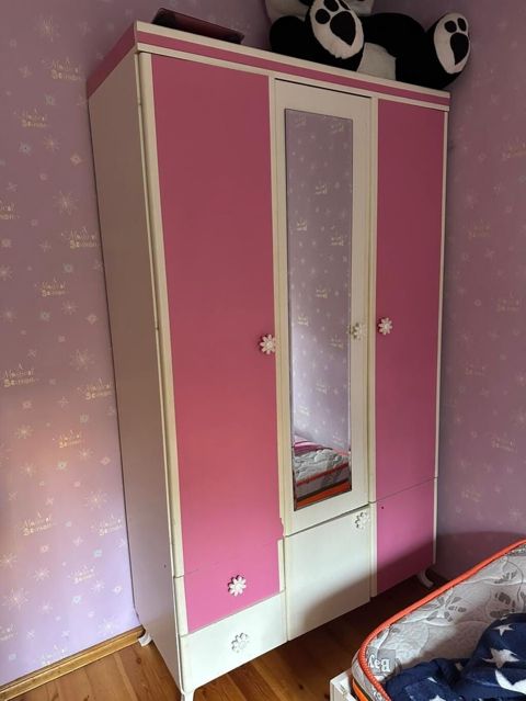 Dolab Qiyməti:*90* man. Ünvan:Neftçilər/66M/ *İlh* — Bakı