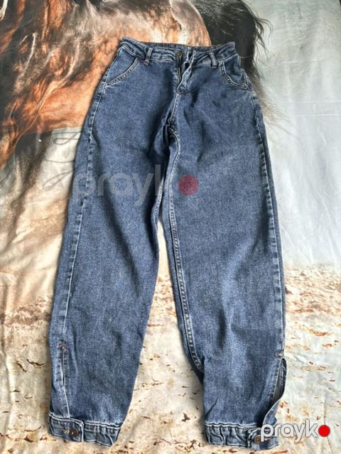 3-4 dəfə geyilib .Vintage tərzli mavi denim cins şalvar. - Model