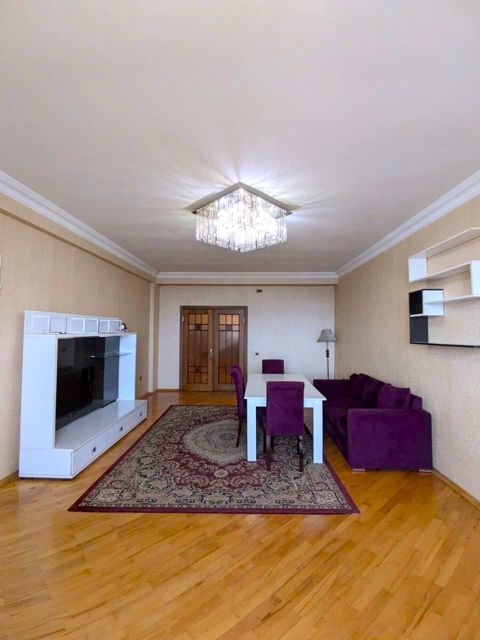 İcarəyə verilir 4 otaqlı yeni tikili 150 m² — Bakı