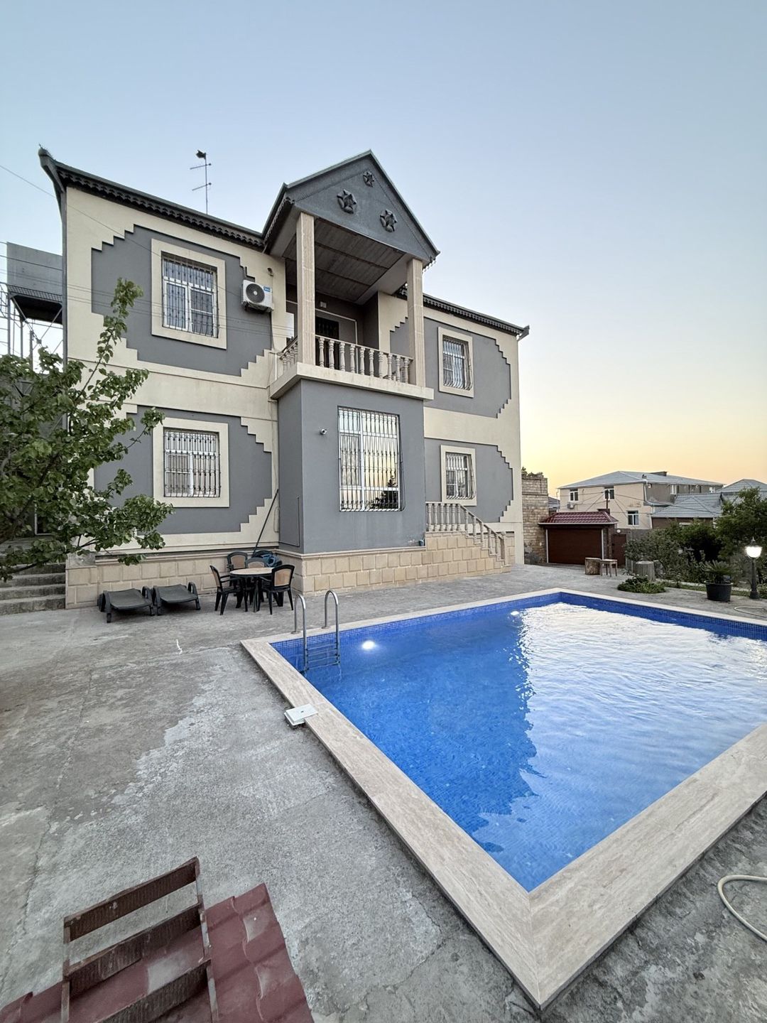 Satılır 4 otaqlı həyət evi/bağ evi 220 m² — Ev, villa, Bakı (2)