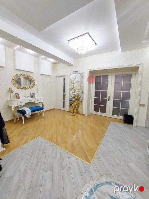 Satılır 3 otaqlı yeni tikili 135 m²