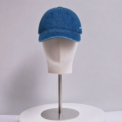 Levi’s denim beysbol papağı - Material: klassik mavi rəngdə denim — Bakı