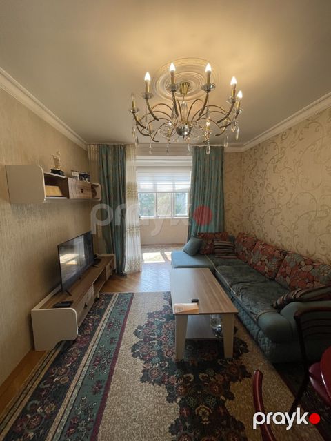 Satılır 2 otaqlı köhnə tikili 50 m²