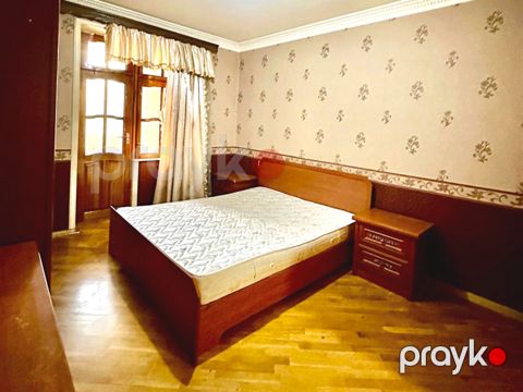 Satılır 2 otaqlı köhnə tikili 60 m²