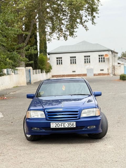 Mercedes-Benz C-Sinif sedan (W202) — mavi rəng, 4 qapı. Xüsusiyyətlər — Tərtər