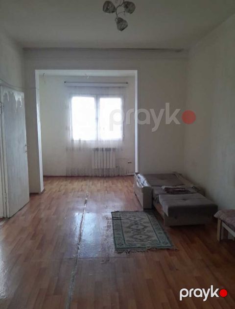 Satılır 1 otaqlı köhnə tikili 35 m²