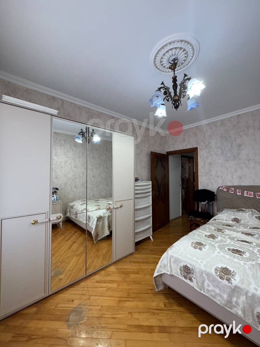 Satılır 4 otaqlı köhnə tikili 110 m² — Mənzil, Bakı (9)