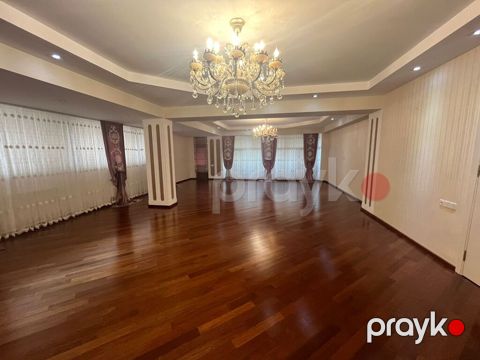 Satılır 7 otaqlı yeni tikili 550 m²