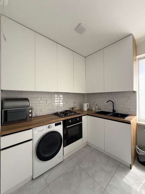Satılır 2 otaqlı köhnə tikili 70 m² — Bakı