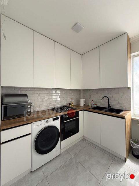 Satılır 2 otaqlı köhnə tikili 70 m²