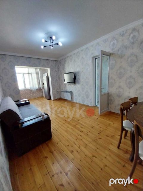 İcarəyə verilir 2 otaqlı köhnə tikili 52 m²