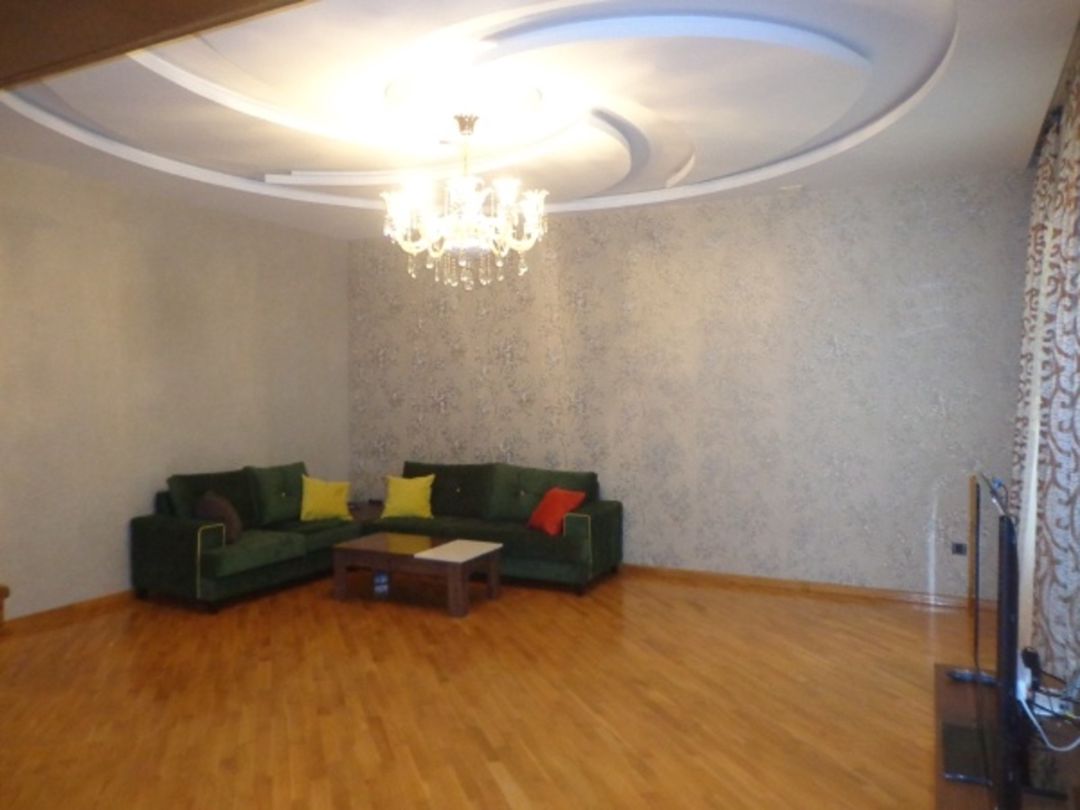 İcarəyə verilir 7 otaqlı həyət evi/bağ evi 400 m² — Ev, villa, Bakı (7)