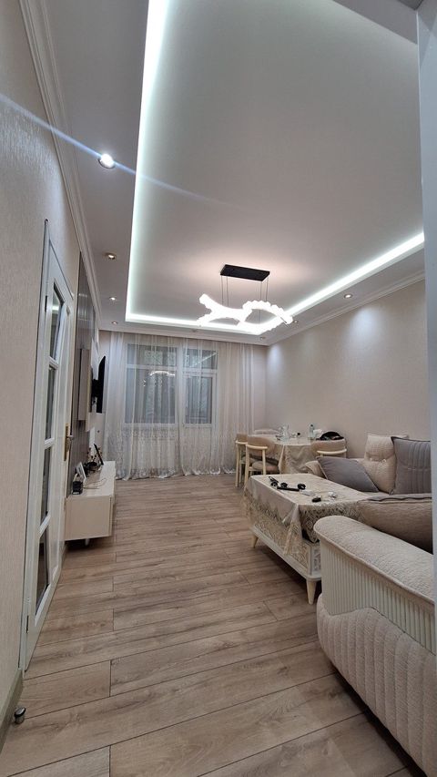 Satılır 3 otaqlı köhnə tikili 75 m² — Bakı
