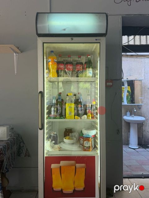 Vitrin soyuducu 350azn. Olcu: 2×60sm. Tam islekdir. Unvan Ehmedli
