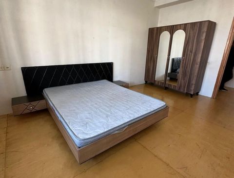 satilir. Taxt matras dolab. 150 azn. Unvan Y Yasamal — Qobu