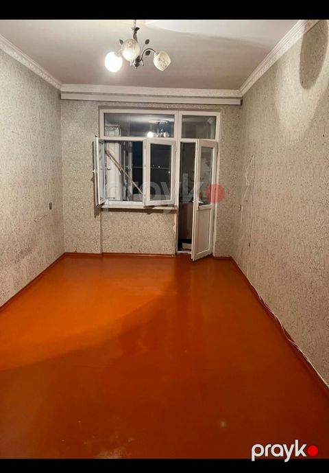 1 otaqlı mənzil – işıqlı otaq və bağlı balkon - Plan: Geniş bir otaq
