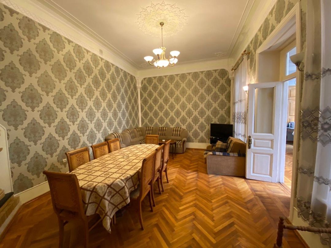 İcarəyə verilir 4 otaqlı köhnə tikili 165 m² — Mənzil, Bakı (8)