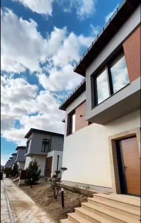 Satılır 5 otaqlı həyət evi/bağ evi 263 m² — Bakı