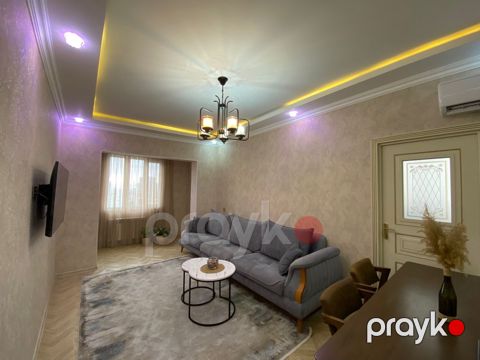 Satılır 2 otaqlı köhnə tikili 75 m²
