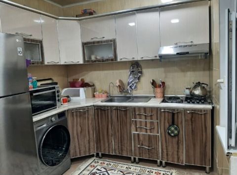 Mətbəx mebeli satılır ölçü 2.50*1.50 üzərində moyka — Кухонная мебель