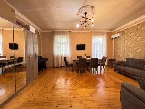 Satılır 3 otaqlı köhnə tikili 80 m² — Bakı
