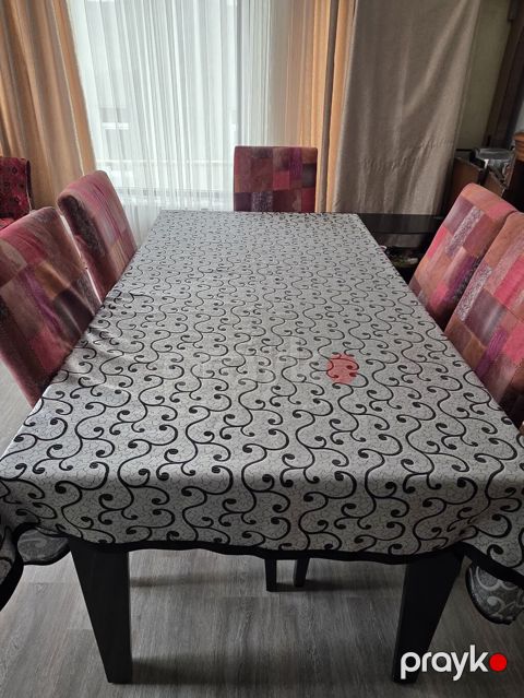 6 nəgərlik açılan masa və 6 stul. evdə əlavə sullar və masalarda var — Bakı