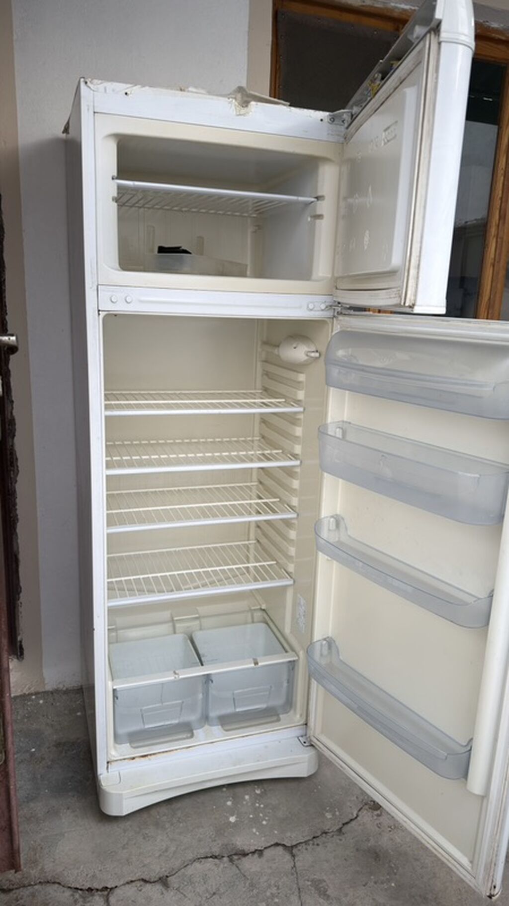 Diqqetnen oxu Indesit iki qapılı soyuducu korpusu yalniz — Soyuducular, Bakı (2)