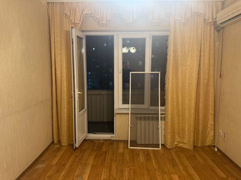 İcarəyə verilir 2 otaqlı köhnə tikili 65 m² — Bakı