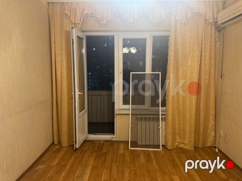 İcarəyə verilir 2 otaqlı köhnə tikili 65 m²