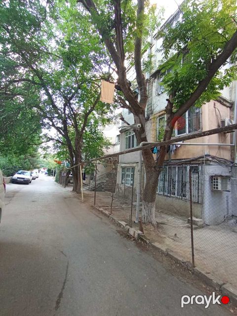 Satılır 2 otaqlı köhnə tikili 46 m² — Bakı